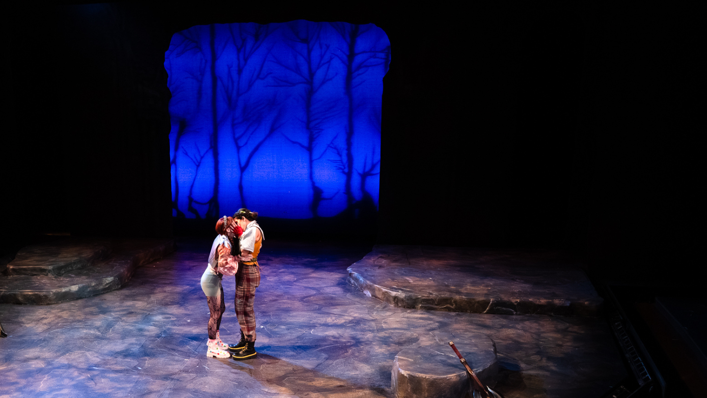 Juliet and Lady M steal a kiss